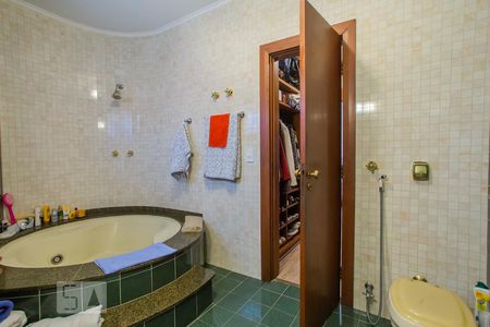 Casa à venda com 400m², 4 quartos e 4 vagas Casa à venda com 400m², 4 quartos e 4 vagasBanheiro da Suite 01