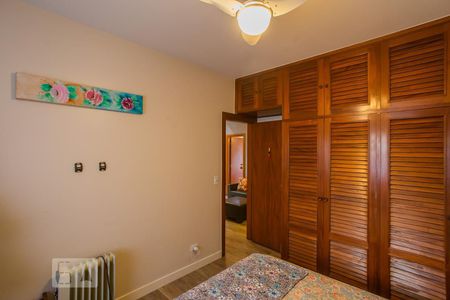 Casa à venda com 400m², 4 quartos e 4 vagas Casa à venda com 400m², 4 quartos e 4 vagasQuarto 01