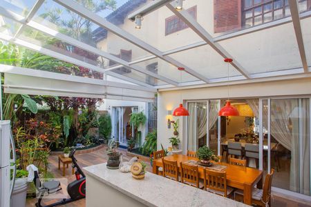 Casa à venda com 400m², 4 quartos e 4 vagas Casa à venda com 400m², 4 quartos e 4 vagasArea Gourmet