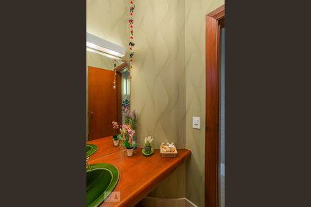 Casa à venda com 400m², 4 quartos e 4 vagas Casa à venda com 400m², 4 quartos e 4 vagasLavabo