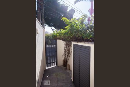 Casa à venda com 400m², 4 quartos e 4 vagas Casa à venda com 400m², 4 quartos e 4 vagasEntrada de Serviço