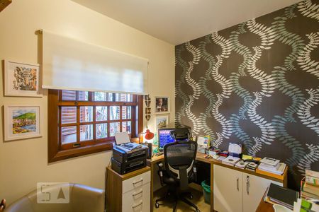 Casa à venda com 400m², 4 quartos e 4 vagas Casa à venda com 400m², 4 quartos e 4 vagasEscritorio