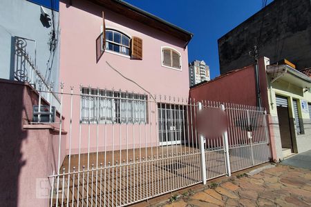 Casa à venda com 350m², 3 quartos e 5 vagas Casa à venda com 350m², 3 quartos e 5 vagasFachada