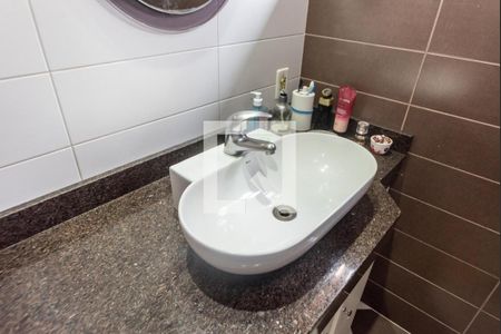 Casa à venda com 250m², 3 quartos e 2 vagasBanheiro da Suíte