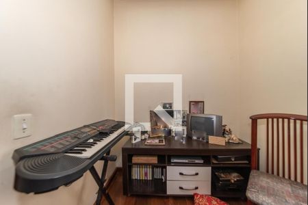 Casa à venda com 250m², 3 quartos e 2 vagasEscritório