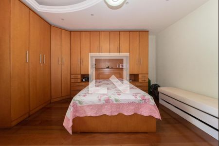 Casa à venda com 250m², 3 quartos e 2 vagasSuíte