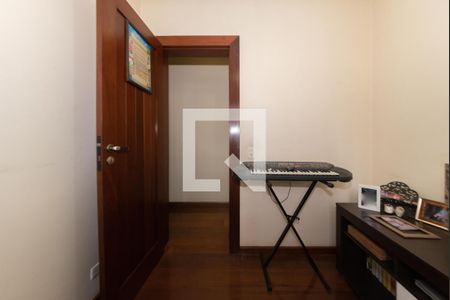 Casa à venda com 250m², 3 quartos e 2 vagasEscritório