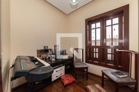 Casa à venda com 250m², 3 quartos e 2 vagasEscritório