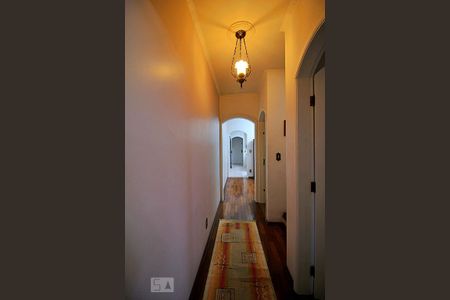 Casa à venda com 202m², 3 quartos e 3 vagasCorredor