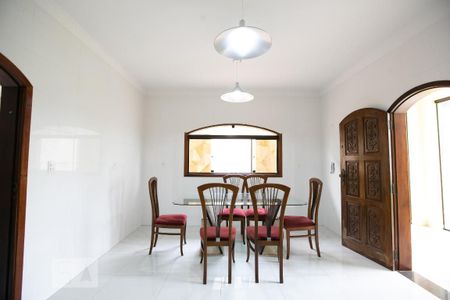 Casa para alugar com 332m², 5 quartos e 2 vagas Casa para alugar com 332m², 5 quartos e 2 vagasCozinha