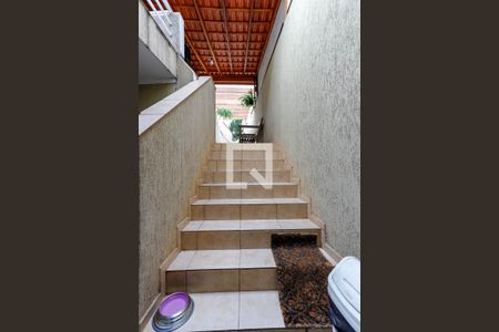 Casa à venda com 250m², 3 quartos e 2 vagasEscada Externa