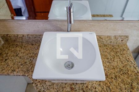 Casa à venda com 250m², 3 quartos e 2 vagasBanheiro da Suíte 2