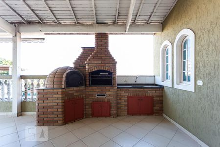Casa à venda com 490m², 4 quartos e 5 vagas Casa à venda com 490m², 4 quartos e 5 vagasChurrasqueira