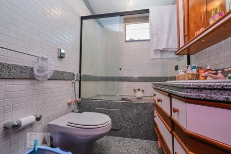 Apartamento à venda com 485m², 5 quartos e 4 vagas Apartamento à venda com 485m², 5 quartos e 4 vagasBanheiro Suíte 3