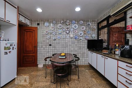 Apartamento à venda com 485m², 5 quartos e 4 vagas Apartamento à venda com 485m², 5 quartos e 4 vagasCozinha