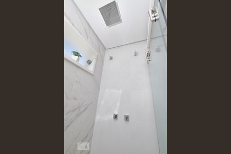 Apartamento à venda com 485m², 5 quartos e 4 vagas Apartamento à venda com 485m², 5 quartos e 4 vagasBanheiro Suíte 1