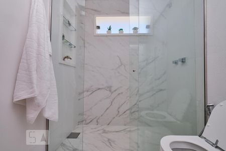 Apartamento à venda com 485m², 5 quartos e 4 vagas Apartamento à venda com 485m², 5 quartos e 4 vagasBanheiro Suíte 1