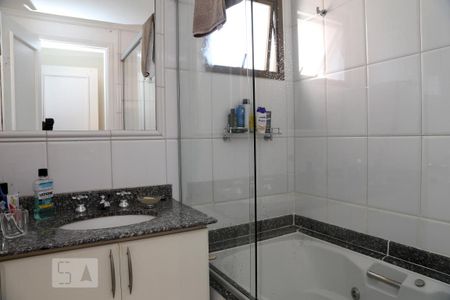 Apartamento à venda com 128m², 3 quartos e 3 vagasBanheiro da Suíte