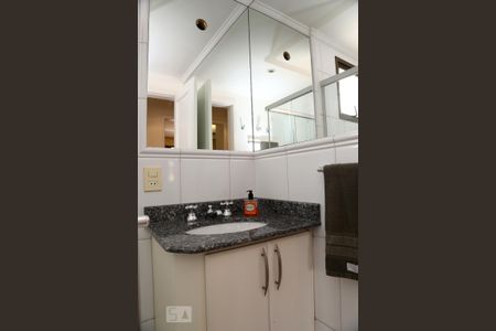 Apartamento à venda com 128m², 3 quartos e 3 vagasBanheiro Social