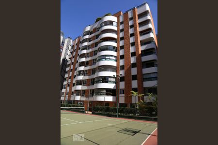 Apartamento à venda com 128m², 3 quartos e 3 vagasFachada