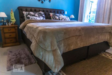 Casa à venda com 200m², 3 quartos e 4 vagasCama