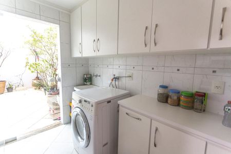 Casa à venda com 200m², 3 quartos e 4 vagasÁrea de serviço