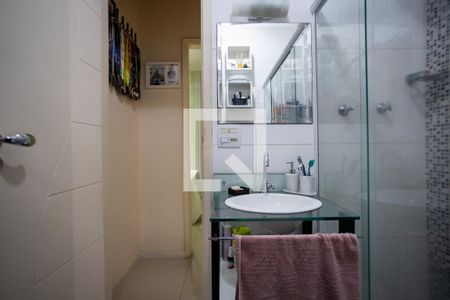 Apartamento à venda com 70m², 2 quartos e 1 vaga Apartamento à venda com 70m², 2 quartos e 1 vagaBanheiro