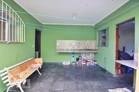 Casa à venda com 196m², 3 quartos e 3 vagasQuintal