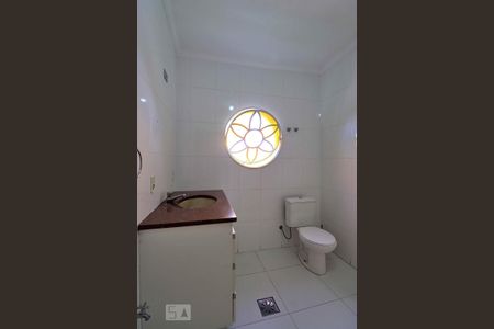 Casa à venda com 196m², 3 quartos e 3 vagasBanheiro 1