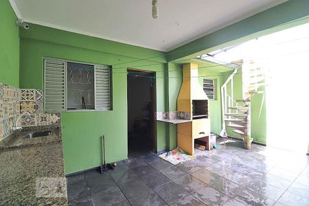 Casa à venda com 196m², 3 quartos e 3 vagasQuintal
