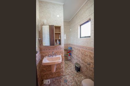 Casa para alugar com 277m², 3 quartos e 5 vagas Casa para alugar com 277m², 3 quartos e 5 vagasBanheiro da suite