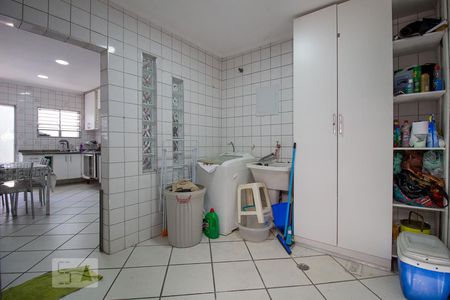 Casa para alugar com 277m², 3 quartos e 5 vagas Casa para alugar com 277m², 3 quartos e 5 vagasLavanderia
