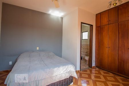 Casa para alugar com 277m², 3 quartos e 5 vagas Casa para alugar com 277m², 3 quartos e 5 vagasSuite