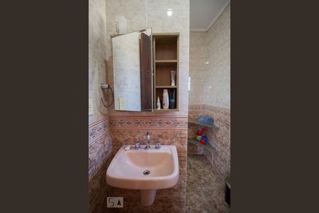 Casa para alugar com 277m², 3 quartos e 5 vagas Casa para alugar com 277m², 3 quartos e 5 vagasBanheiro da suite