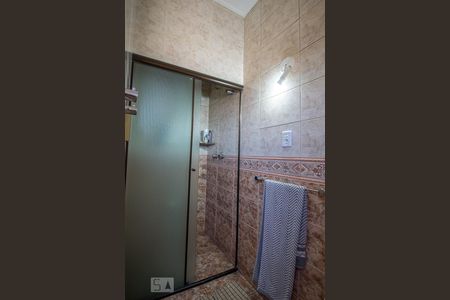 Casa para alugar com 277m², 3 quartos e 5 vagas Casa para alugar com 277m², 3 quartos e 5 vagasBanheiro da suite