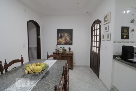 Casa à venda com 220m², 2 quartos e 1 vagaCozinha 