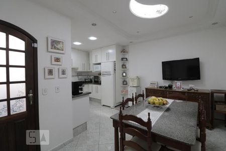 Casa à venda com 220m², 2 quartos e 1 vagaCozinha 