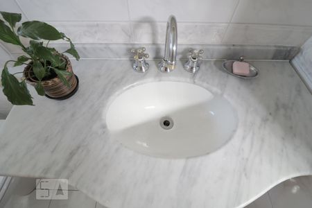 Casa à venda com 220m², 2 quartos e 1 vagaBanheiro Social - pia