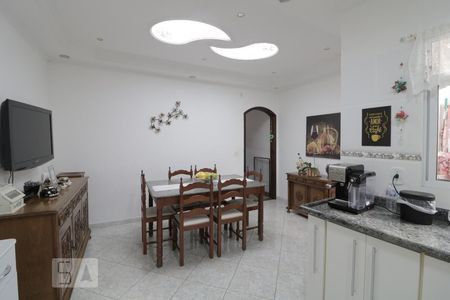 Casa à venda com 220m², 2 quartos e 1 vagaCozinha 