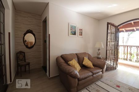 Casa à venda com 220m², 2 quartos e 1 vagaSuite 