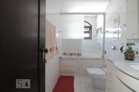 Casa à venda com 220m², 2 quartos e 1 vagaBanheiro Social