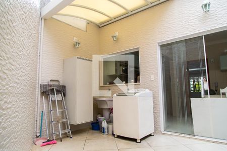 Casa de condomínio à venda com 150m², 3 quartos e 2 vagasQuintal e Área de Serviço