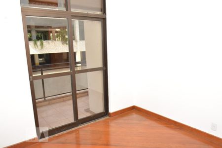 Apartamento à venda com 129m², 4 quartos e 2 vagasQuarto 4