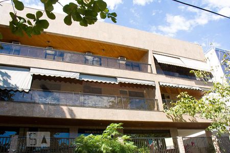 Apartamento à venda com 129m², 4 quartos e 2 vagasFachada do bloco