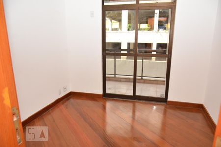 Apartamento à venda com 129m², 4 quartos e 2 vagasQuarto 3