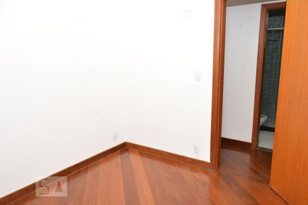 Apartamento à venda com 129m², 4 quartos e 2 vagasQuarto 2