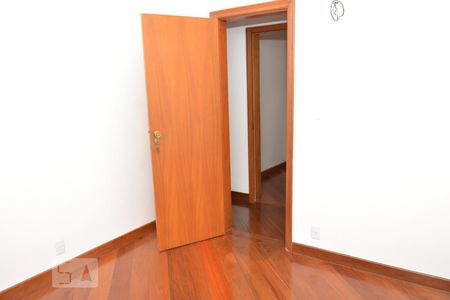 Apartamento à venda com 129m², 4 quartos e 2 vagasQuarto 3