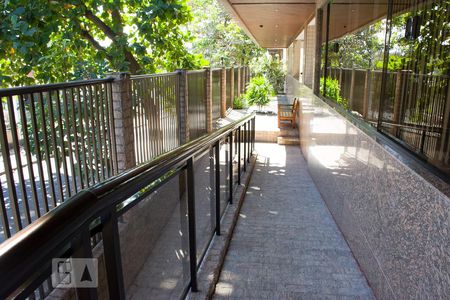 Apartamento à venda com 129m², 4 quartos e 2 vagasEntrada