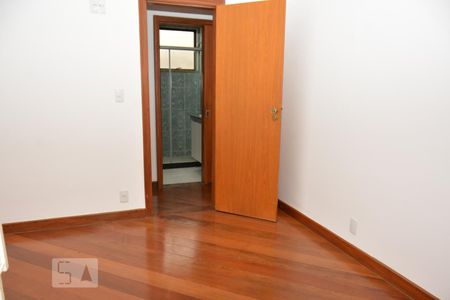 Apartamento à venda com 129m², 4 quartos e 2 vagasQuarto 3