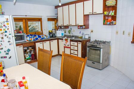 Casa à venda com 480m², 4 quartos e 3 vagasCozinha